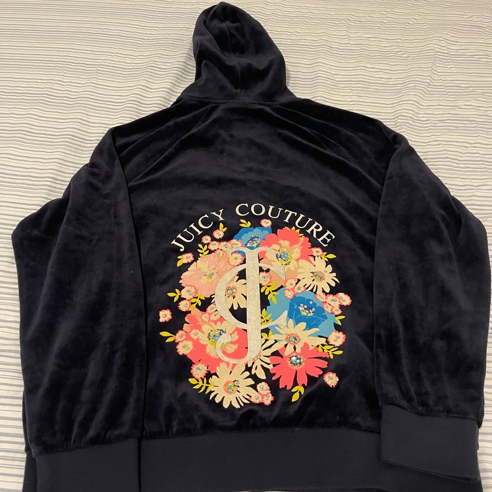 Juicy Couture Track Suit - size XL - New w/o tags